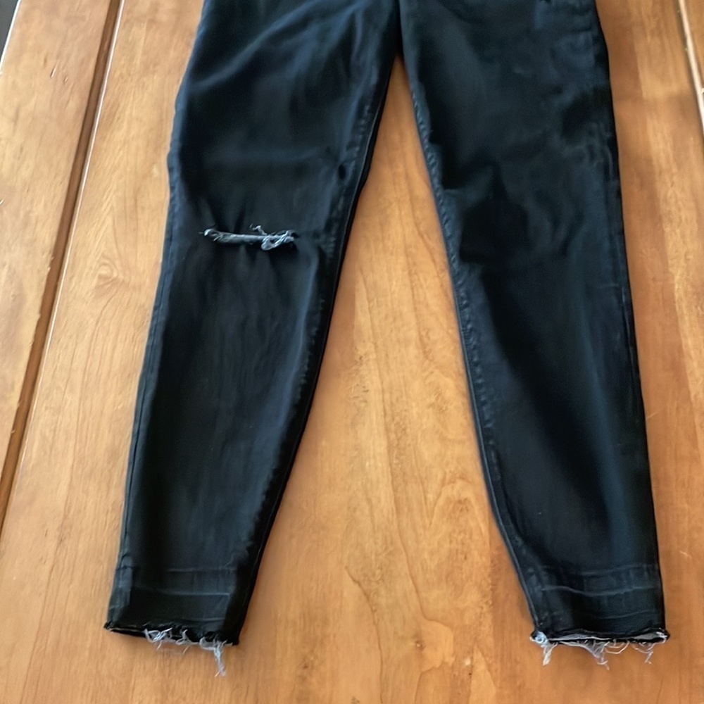 SPANX Distressed Jeans Size Medium - Picture 3 of 9
